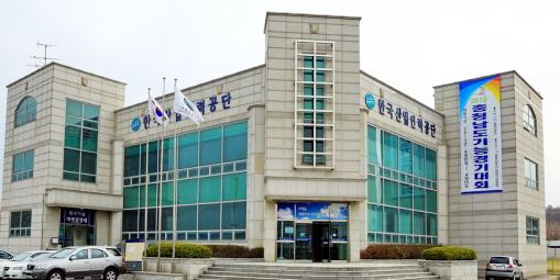 충남지사 주차장